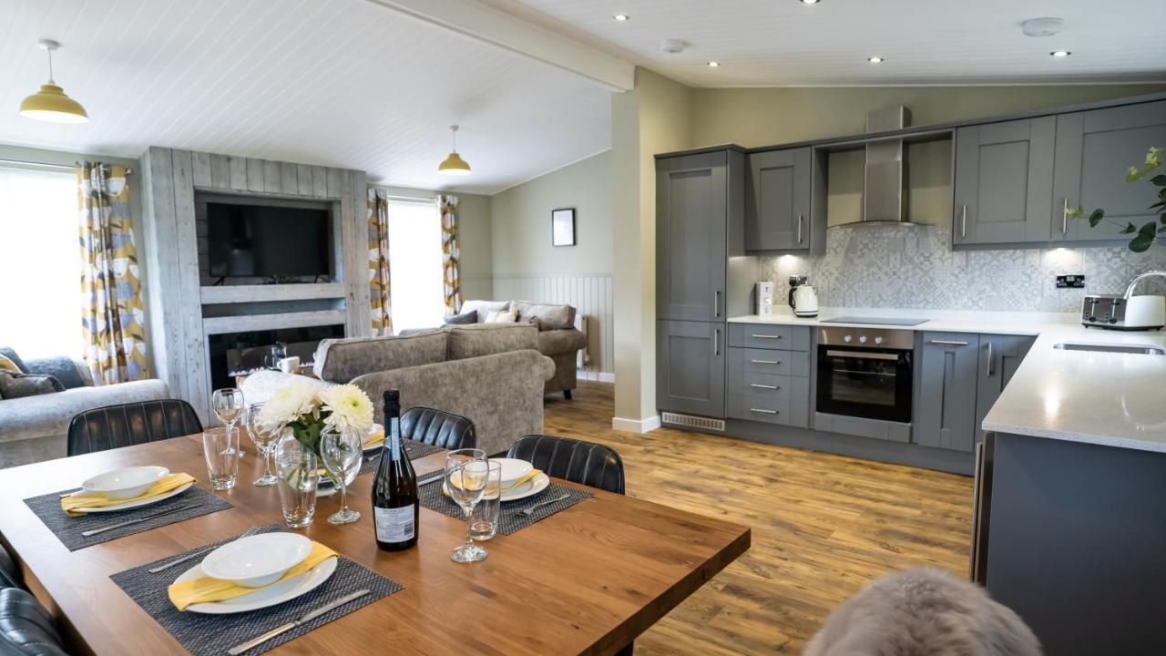 Chestnut Meadow Country Park Villa Sidley Buitenkant foto