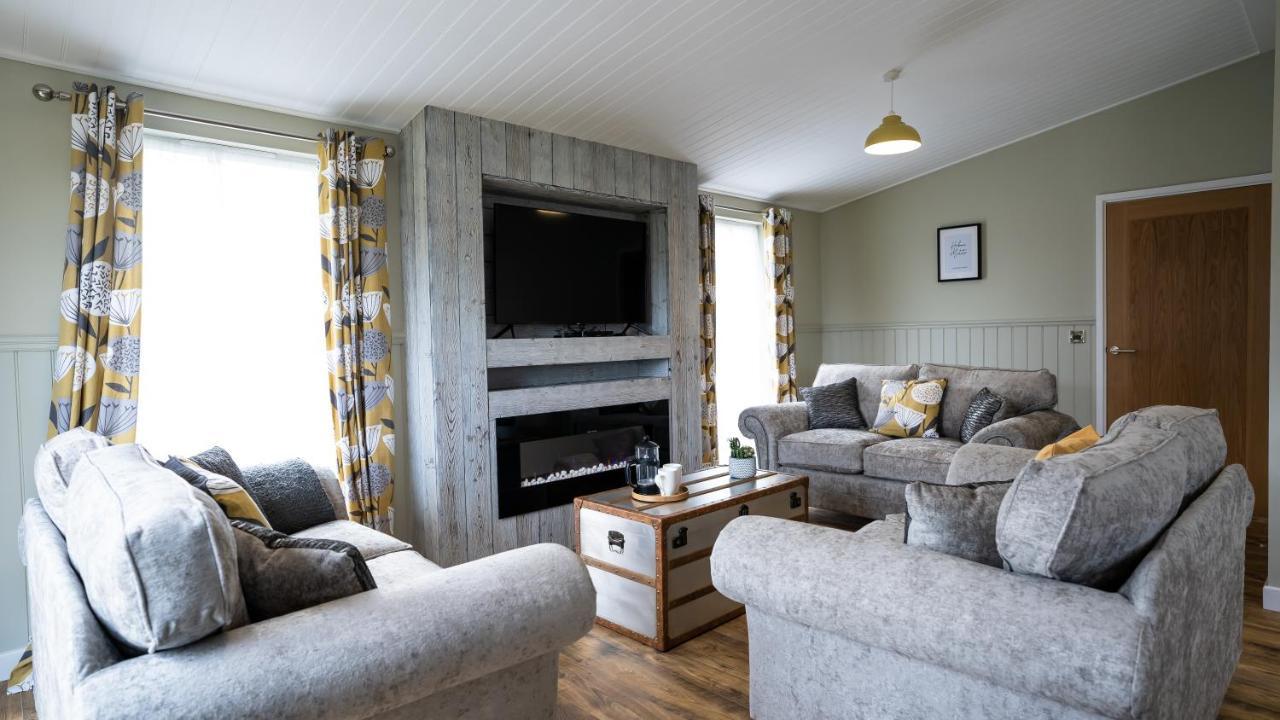 Chestnut Meadow Country Park Villa Sidley Buitenkant foto